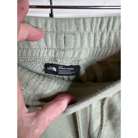 The North face half dome cropped joggers - Picture 5 of 9